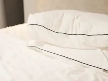 Chaturbate Live Sex Cam of villanelle_l