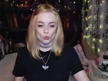 Chaturbate Live Sex Cam of maybe_yours333