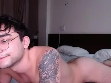 Chaturbate Live Sex Cam of steveoceanbeanhuge