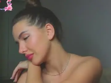 Chaturbate Live Sex Cam of bellahome