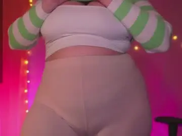 Chaturbate Live Sex Cam of daien_halpert