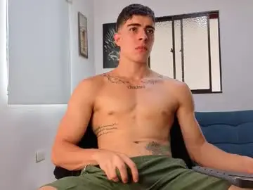 Chaturbate Free Porn Cam of ethangreey1