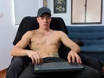Chaturbate Sex Chat of ethangreey1