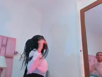 Chaturbate Live Sex Cam of kamila_arias