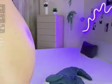 Chaturbate Live Sex Cam of heavenmoth