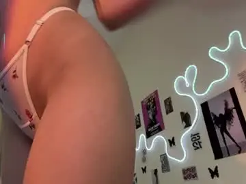 Chaturbate Live Sex Cam of heavenmoth