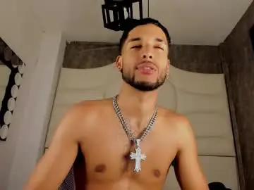 Chaturbate Best live sex cam show of thiagoferreti_