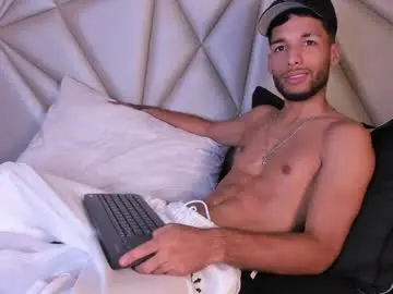 Chaturbate Best live sex cam show of thiagoferreti_