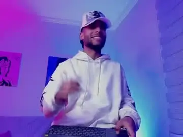 Chaturbate Best live sex cam show of thiagoferreti_