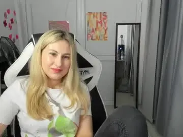 Chaturbate Sex Cam of julia_sunshinee