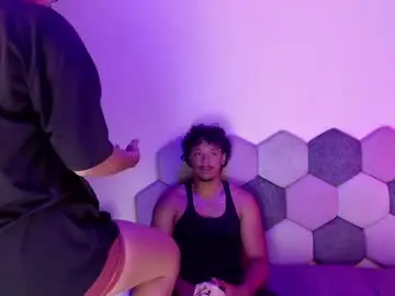 Chaturbate Live Sex Cam of desireduo_tgn