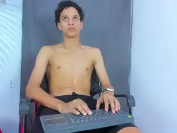 Chaturbate Watch Live Sex Cams of endryboy