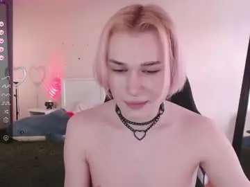 Chaturbate Live Sex Cam of rainbow__salt