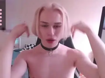 Chaturbate Live Sex Cam of rainbow__salt