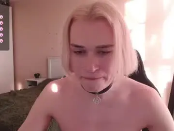 Chaturbate Free Live Porn of rainbow__salt