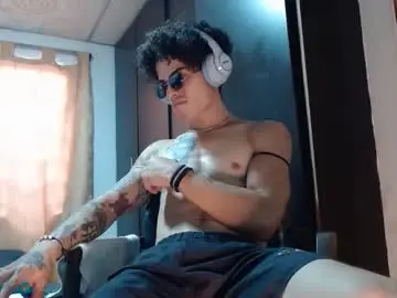 Chaturbate Live Sex Cam of sammytop22