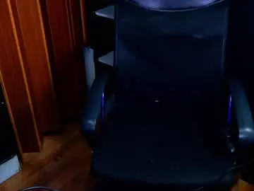 Chaturbate Live Sex Cam of enzo_steel