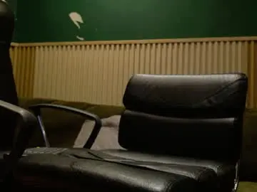 Chaturbate Sex Chat of enzo_steel
