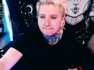 Chaturbate Live Sex Cam of ftmblueyes