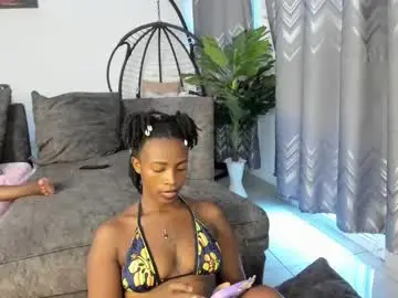 Chaturbate Live Porn of bella_thequeen