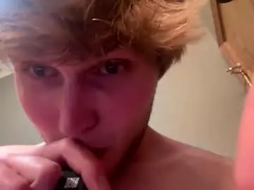 Chaturbate Free Porn Cam of bigskinnyboyshh