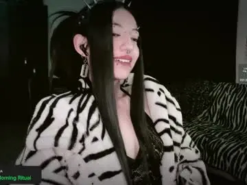 Chaturbate Live Sex Cam of roxy_toxic