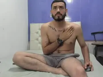 Chaturbate Live Sex Cam of brunocarzon