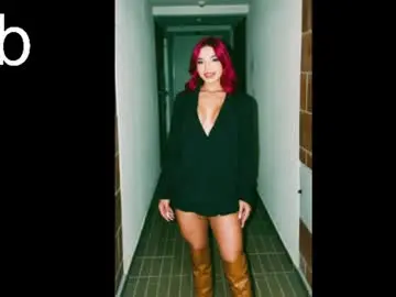 Chaturbate Live Sex Cam of emmily_savage