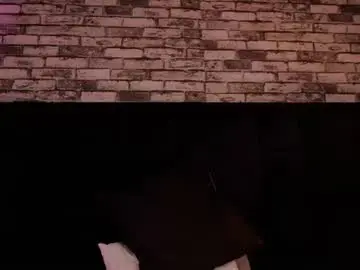Chaturbate Live Sex Cam of isamoon_