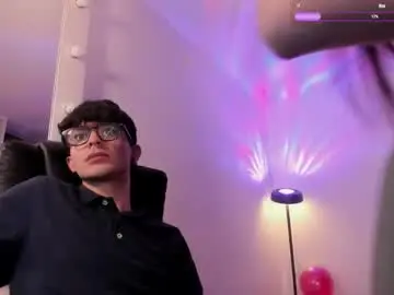 Chaturbate Free Live Porn of mikeyvioleta