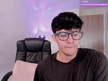 Chaturbate Free Live Porn of mikeyvioleta