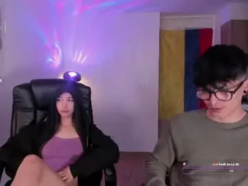 Chaturbate Live Sex Cam of mikeyvioleta