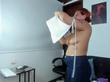 Chaturbate Live Porn of pamelaqueen_1