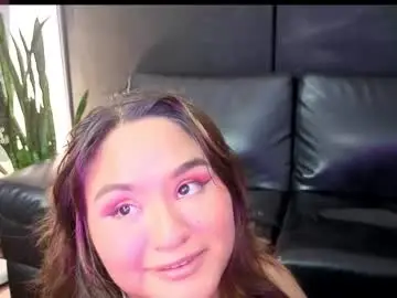 Chaturbate Live Sex Cam of lauralei_01