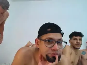 Chaturbate Best live sex cam show of benjamin613999