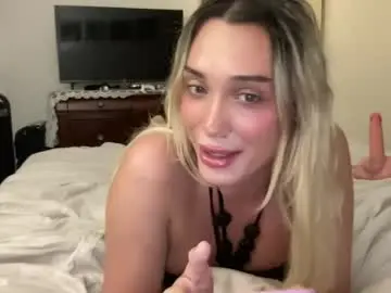 Chaturbate Adult Video Chat of briiiibaby01