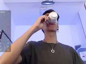 Chaturbate Free Live Porn of david_925_