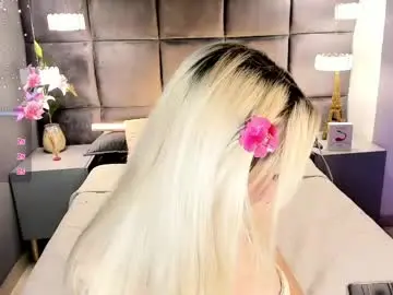 Chaturbate Free Live Porn of mariluu_