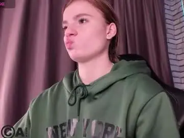 Chaturbate Best live sex cam show of miche1e_ross