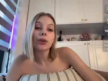 Chaturbate Live Sex Cam of sexy_misses19