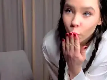 Chaturbate Watch Live Sex Cams of slyshypie