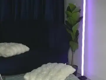 Chaturbate Live Sex Cam of chrystalcade