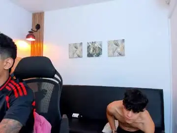 Chaturbate Live Sex Cam of burning_wallen