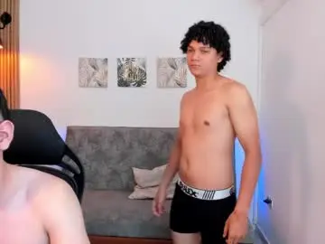 Chaturbate Live Sex Cam of burning_wallen