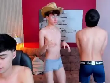 Chaturbate Live Sex Cam of burning_wallen