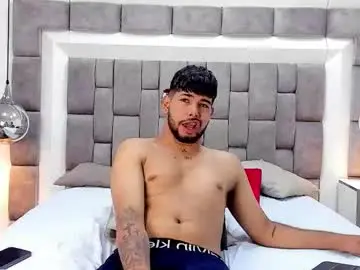 Chaturbate Live Porn of lyam_saenz