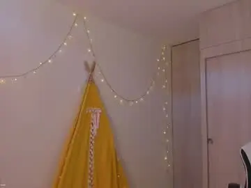 Chaturbate Live Sex Cam of yara_gomez1