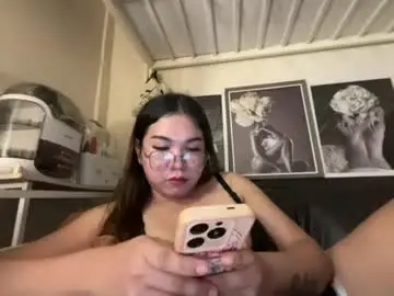 Chaturbate Live Sex Cam of foxieeealona