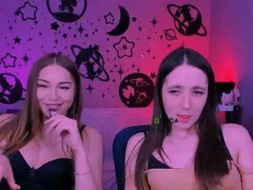 Chaturbate Live Sex Cam of bella_dorn