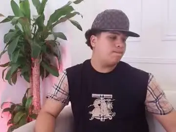 Chaturbate Watch Live Sex Cams of bennett_alejoo